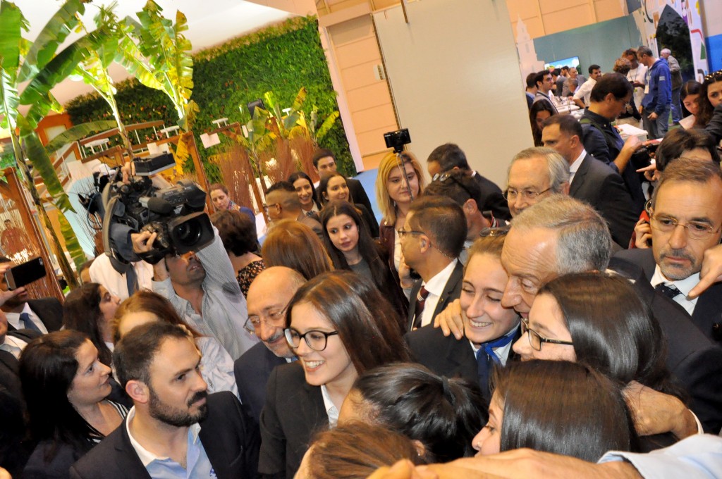 Marcelo Rebelo tirou centenas de selfies com os portugueses Marcelo Rebelo tirou centenas de selfies com os portugueses