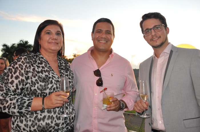 Marcia Franco, da Flytour Eventos, Mateus Passos, da Tour House, e Alexandre Jung, do Iguassu CVB Marcia Franco, da Flytour Eventos, Mateus Passos, da Tour House, e Alexandre Jung, do Iguassu CVB