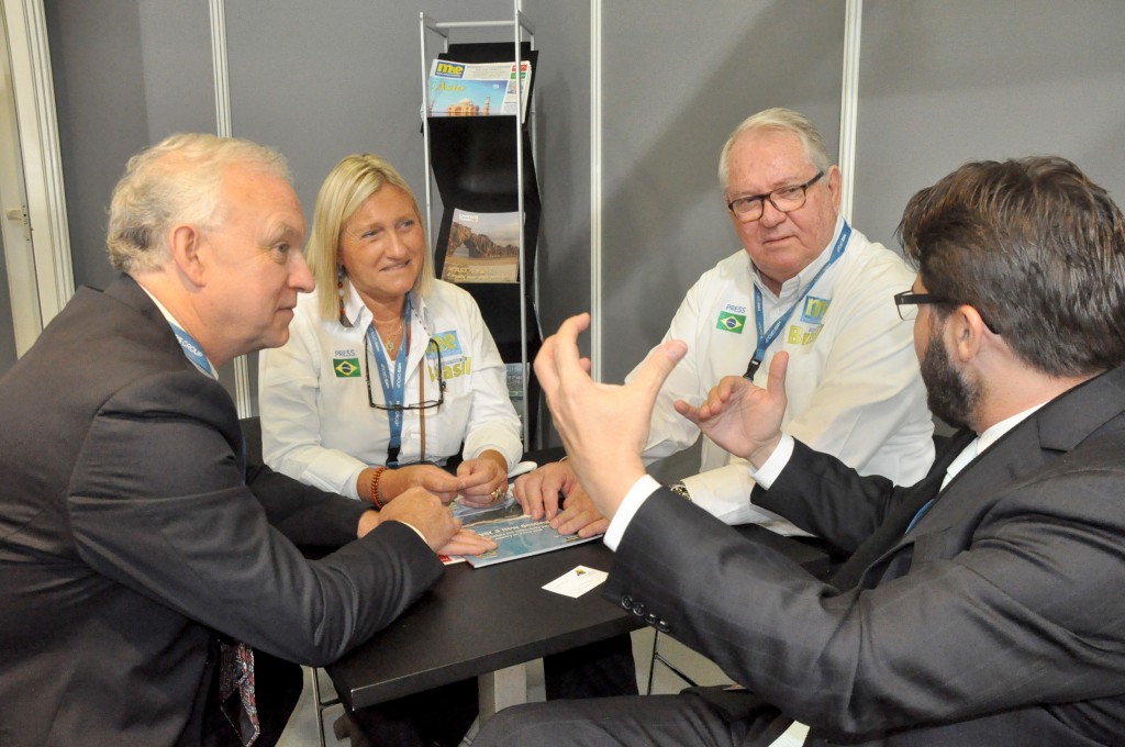 O bate papo entre Thierry Nicolas, da Transnico, Rosa Masgrau e Roy Taylor, do M&E, e Gilson Lira, da Embratur