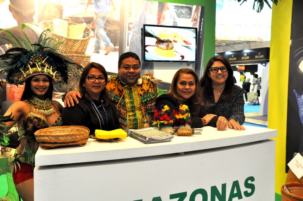 Oreni Braga, presidente da Amazonastur, com a equipe do Amazonas Oreni Braga, presidente da Amazonastur, com a equipe do Amazonas
