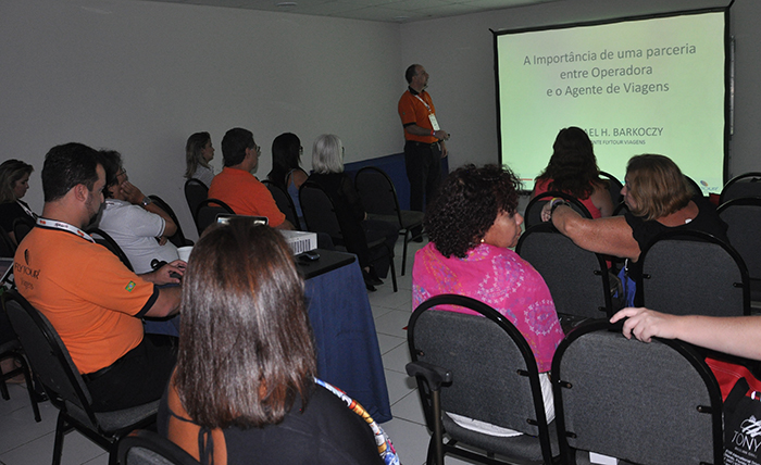 Palestra de capacitação da Flytour Palestra de capacitação da Flytour