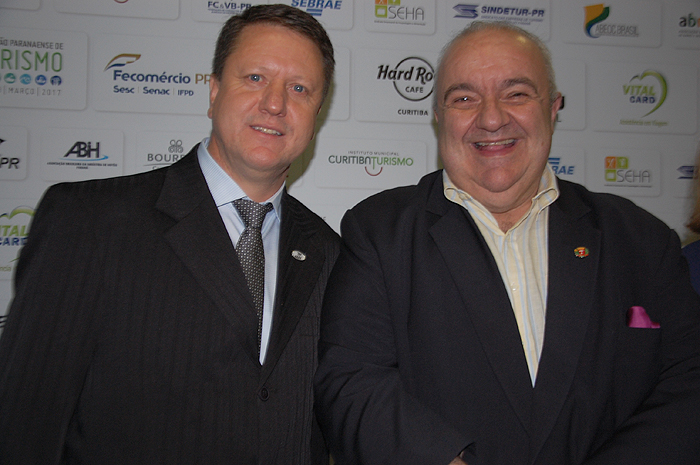 Pedro Kempe, presidente da Abav-PR com Rafael Greca, prefeito de Curitiba