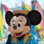 Personagens aparecem para fotos com os passageiros
