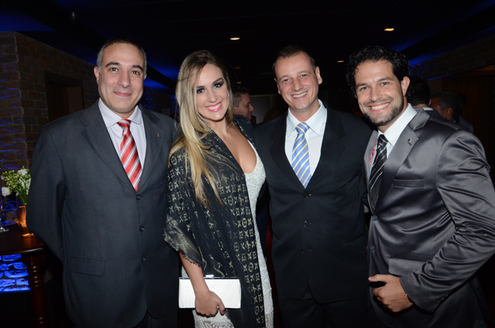 Roberto Affonseca, da MSC, Caroline Araujo e Fábio Puccetti, da Total Viagens, e Bruno Cordaro, da MSC