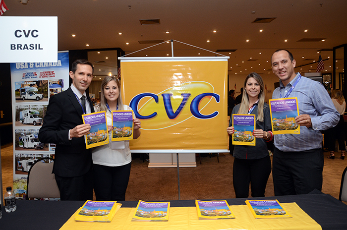 Rodrigo Vaz, Vivian Lima, Naiana Savieto e Reynaldo Santos, da CVC