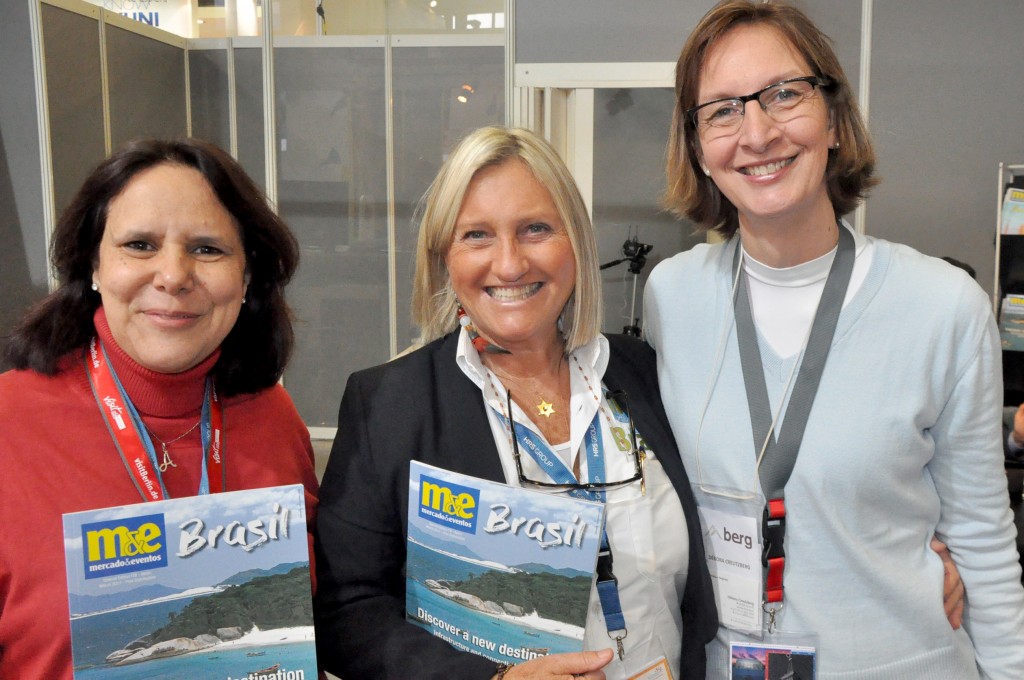 Rosa Masgrau, do M&E, entre Adriana Martins e Débora Creutzberg, da Berg Tur