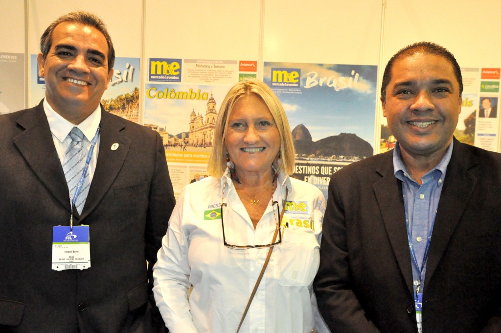 Rosa Masgrau, do M&E, entre Bruno Mesquita e Claudio Junior, do Festival JPA