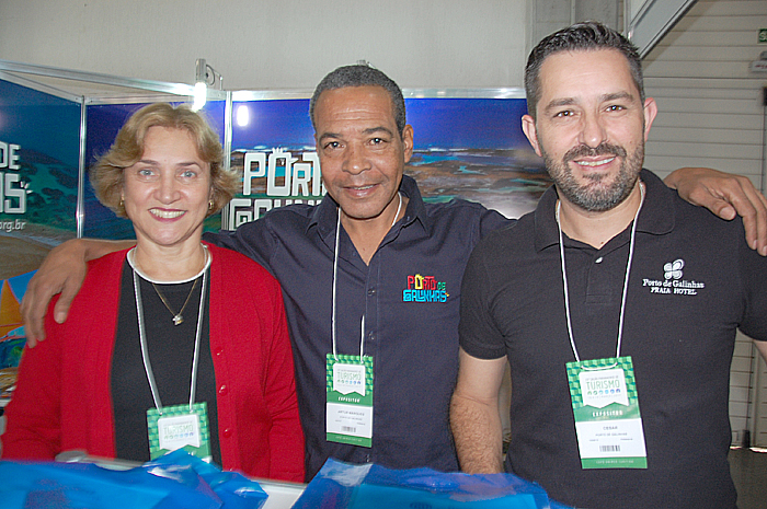Sandra Alecrim, Arthur Marques e Julio Gimenes, de Porto de Galinhas