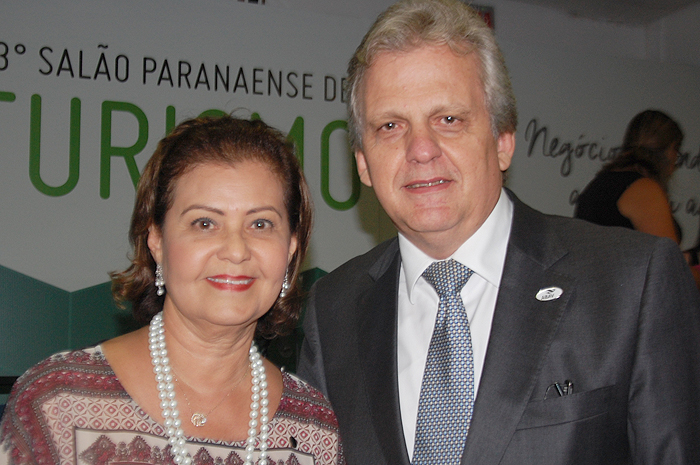 Teté Bezerra, do MTur com Edmar Bull, da Abav