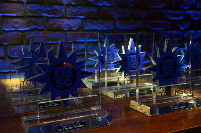 Foram entregues 31 troféus no total Foram entregues 31 troféus no total
