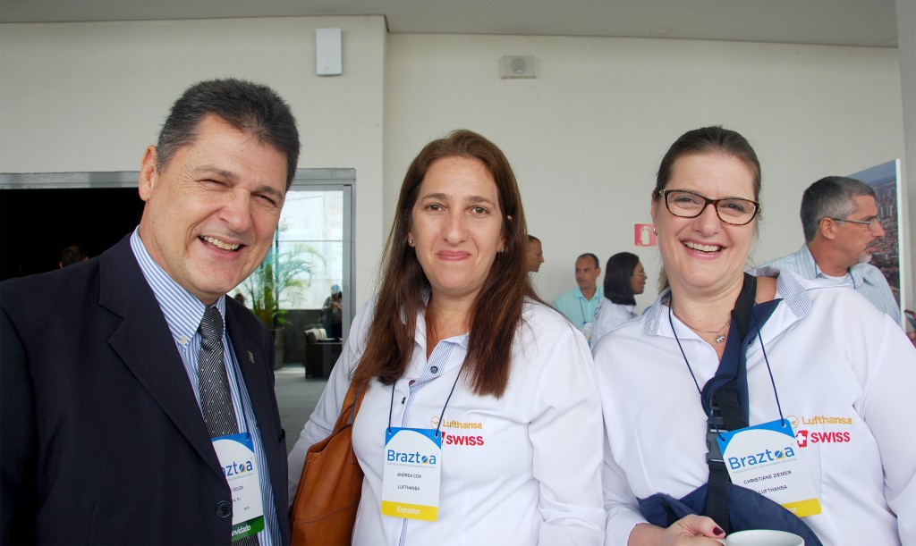Valci Souza, da Avianca, Andréa Cox e Christiane Ziemer, da Lufthansa