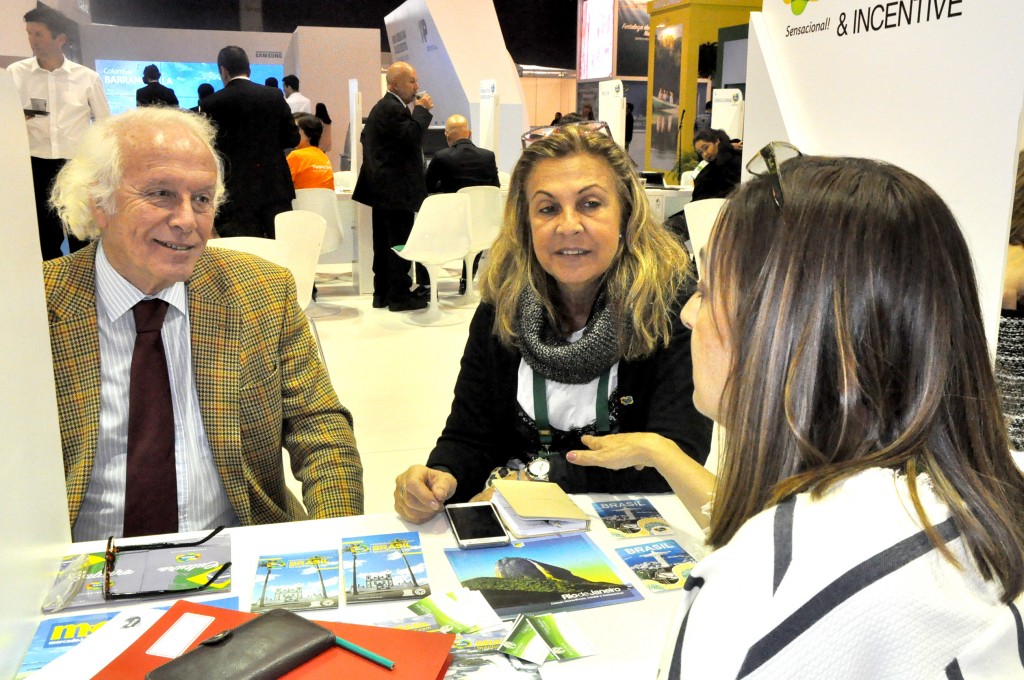 Victor Melo e Vania Mendes, da Rentamar, e Regina Motta, da Embratur Victor Melo e Vania Mendes, da Rentamar, e Regina Motta, da Embratur