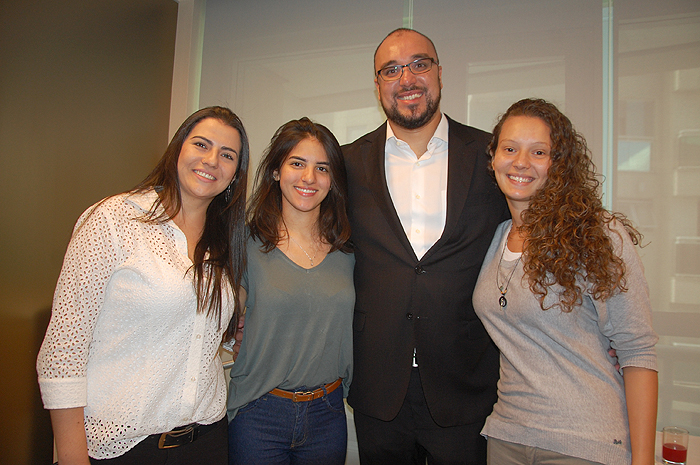 Vilma Gomes, Mariana Carvas e Isabela Santana, da Kontik Franstur, com Eduardo Cordeiro, da Collection