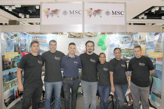 Vitor Spirandelli da MSC com a equipe da Personal operadora Vitor Spirandelli da MSC com a equipe da Personal operadora
