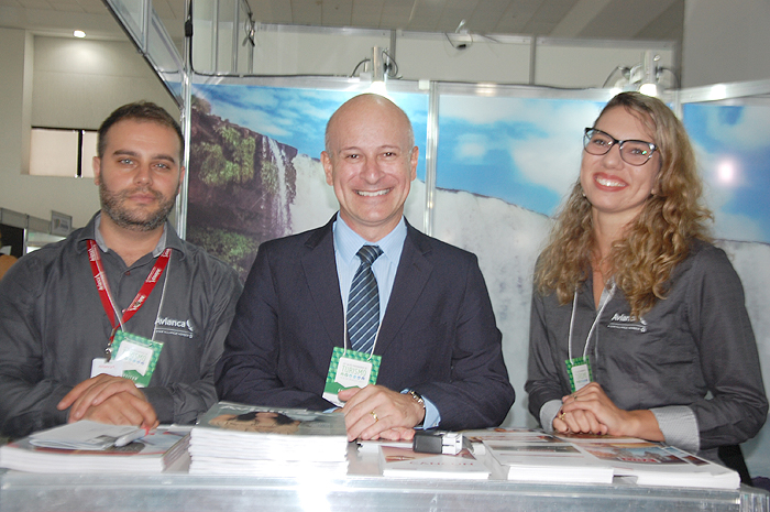 Wellington Melo, Marcelo Figueiredo e Joyce Rego, da Avianca