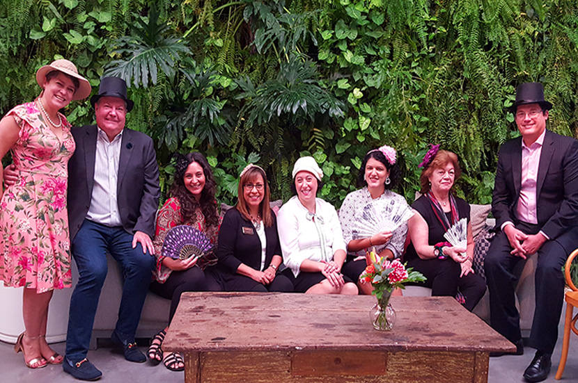 Ana Flávia Medina, DT Minich, kristen Schascheck, Edith Ferguson, Melissa Basílio, Jussara Haddad, Joanna Saldanha, Consulelo Zuluaga e Luis Moura Jr. Ana Flávia Medina, DT Minich, kristen Schascheck, Edith Ferguson, Melissa Basílio, Jussara Haddad, Joanna Saldanha, Consulelo Zuluaga e Luis Moura Jr.