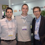 Anderson Salva, da Air France KLM, entre, Daniel Castanho e Cassio Oliveira, da Ancoradouro