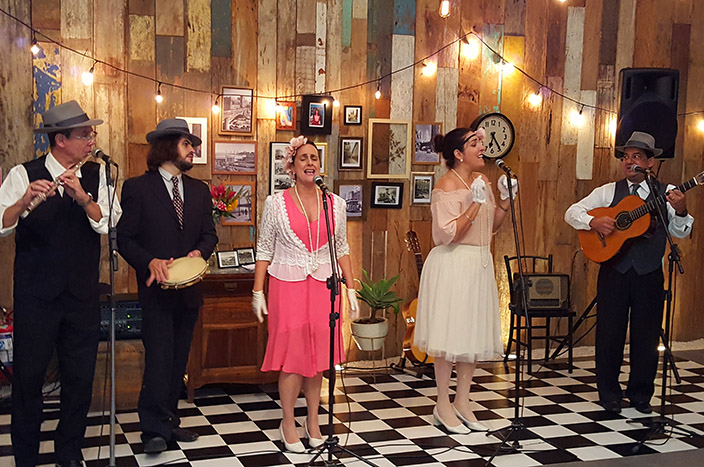 Evento teve a apresentação musical dos Trovadores Urbanos Evento teve a apresentação musical dos Trovadores Urbanos