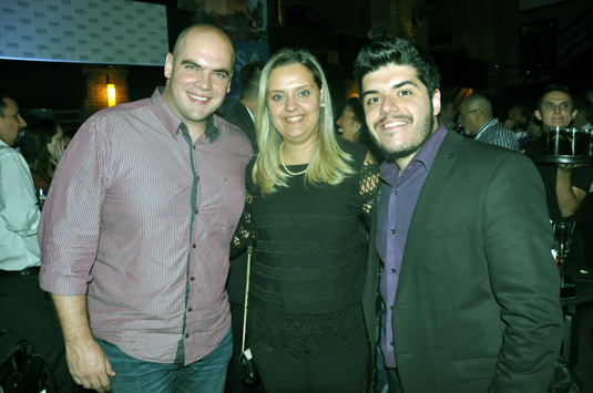 Vitor Santos, da Orinter, Nathalia Pizzotti, da TPI, e Paulo Biondo, da Agaxtur Vitor Santos, da Orinter, Nathalia Pizzotti, da TPI, e Paulo Biondo, da Agaxtur