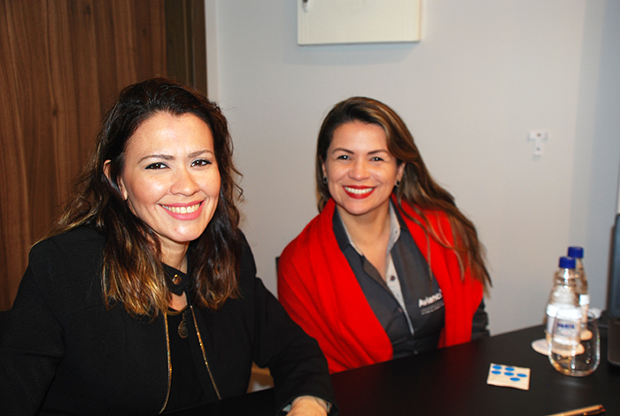Fabiana Peres e Tatiana Menezes, da Avianca Fabiana Peres e Tatiana Menezes, da Avianca