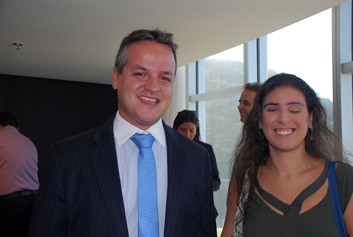 Gustavo Almeida, gerente do Melia Nacional Rio e Tania Monteiro, da Booking Gustavo Almeida, gerente do Melia Nacional Rio e Tania Monteiro, da Booking