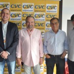 Alberto Fajerman e Claudio Borges, da Gol, ao lado do prefeito e vice-prefeito de Cruz, João Muniz e Glaydston Muniz