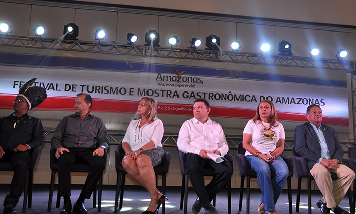 Autoridades marcam presença na solenidade de abertura Autoridades marcam presença na solenidade de abertura