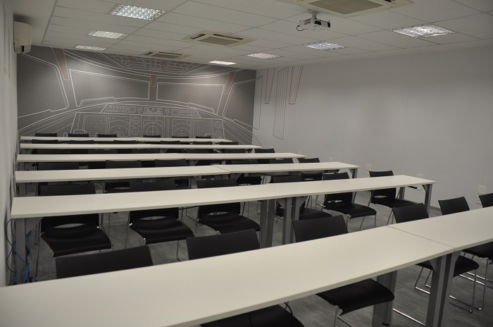 Sala de aula para os pilotos, que deverm passar no novo CT cerca de duas vezes ao ano Sala de aula para os pilotos, que deverm passar no novo CT cerca de duas vezes ao ano