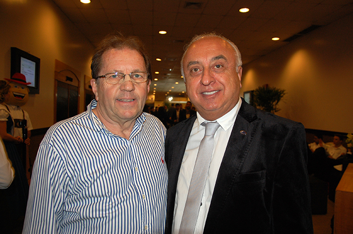 Valdir Walendowsky da Santur e Osmar Vailatti, presidente da ABIH-SC Valdir Walendowsky da Santur e Osmar Vailatti, presidente da ABIH-SC