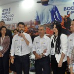Equipe do MS com o presidente da Fundtur-MS, Bruno Wendling e o governador do MS Reinaldo Ajambuja