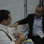 Pedro Menezes, do M&E, entrevistando Luis Vargas, da Travelport