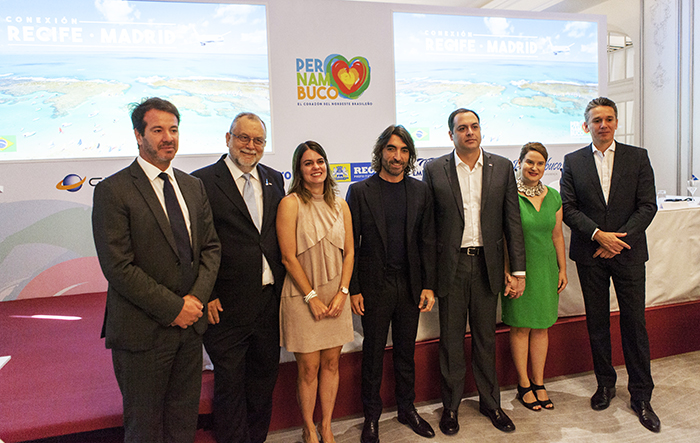 Representantes do governo de Pernambuco e da Air Europa após anúncio da nova rota Madri-Recife - foto Divulgação