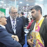 Rosa Masgrau, do M&E, com Enrique Martín Ambrosio, da Air Europa, e Richard Alves, secretário de Turismo de Porto Seguro