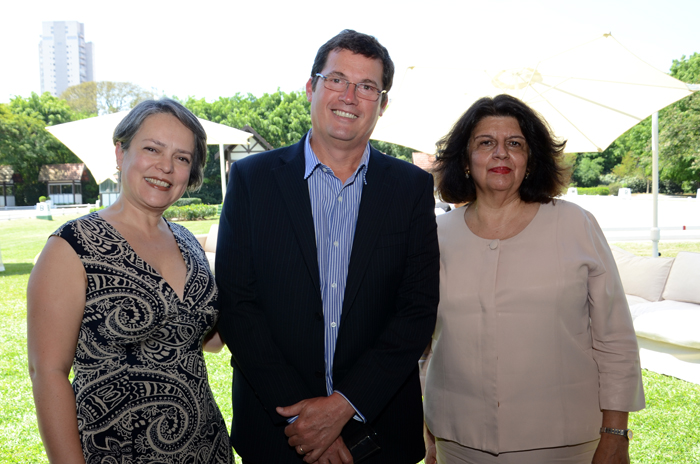 Ana Flavia Medina, da Experience Kissimmee, Luiz Moura Jr., da Insight, e Jussara Haddad, do Consulado Americano Ana Flavia Medina, da Experience Kissimmee, Luiz Moura Jr., da Insight, e Jussara Haddad, do Consulado Americano
