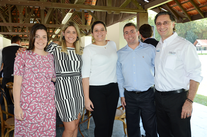 Bruna Batista, Edilaine Oliveira e Tathiana Machado, da Latam Travel, Ricardo Bezerra, da Azul Viagens, e Mauricio Alexandre, do Sea World Bruna Batista, Edilaine Oliveira e Tathiana Machado, da Latam Travel, Ricardo Bezerra, da Azul Viagens, e Mauricio Alexandre, do Sea World