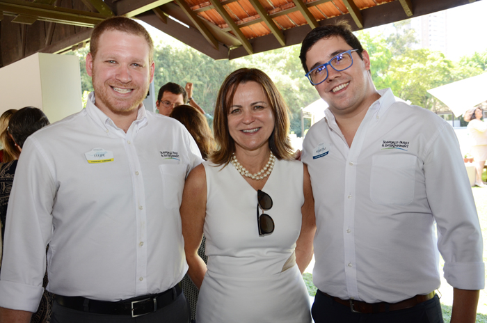 Felipe Timerman e Martim Diniz, do Sea World, com Ana Maria Donato, da Imaginadora Felipe Timerman e Martim Diniz, do Sea World, com Ana Maria Donato, da Imaginadora