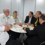 Jorge Augusto, de Santa Cruz Cabrália, Roy Taylor e Rosa Masgrau, do M&E, Valdir Walendowsky, da Santur, com Luis Calle e Alberto Cestrone, do Infinity Blue