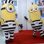 Minions no estande da Universal