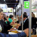 O bate-papo dos cooperados com os visitantes da FIT