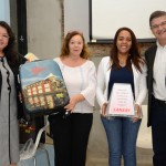 Milagros Ochoa, Adriana Camargo e Ricardo de Avila, da Lansay, e a ganhadora da mala Celia Fajtlowicz, da Terra Mater