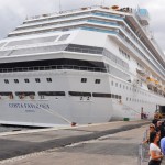 Agentes embarcam no Costa Favolosa