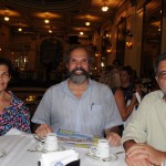 Elizabeth e Marcelo Guimarães, da Palmitur Turismo, com Gilson Munhão, da Munhão Viagens