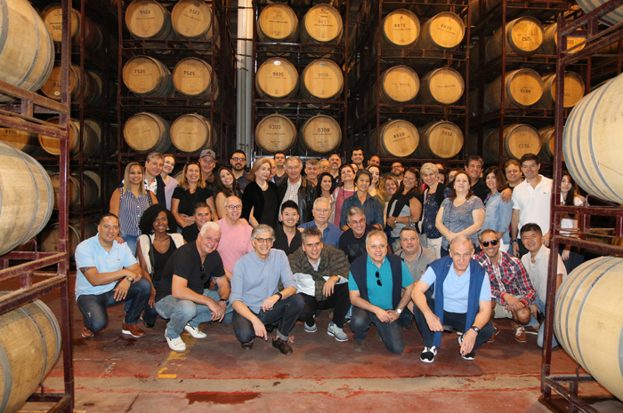 Grupo de associados Abracorp em visita a bodega Zuccardi Grupo de associados Abracorp em visita a bodega Zuccardi