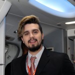Luan Santana chega a bordo para a viagem