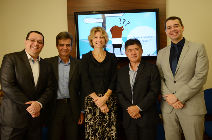 Lúcio Oliveira, da Capacitar, Paulo Henrique Pires, da Localiza, Caroline Putnoki, da Atout France, Gervásio Tanabe, da Abracorp, e Edmilson Romão, da Abav-SP