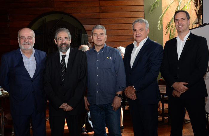 Marciano Gianerini Freire, presidente do Sindetur SP, José Francisco de Souza, Teddy Kahanevic, Sérgio Guanais e Derek Barsante