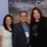 Monica Samia e Magda Nassar, da Braztoa, com Carlos Palmeira Lopes, presidente da Abav Nacional