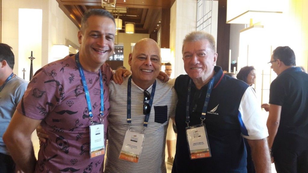 Reinaldo Leite (gerente Rio Grande do Sul), Mário Gaspari (master franqueado RS) e Adauto Serafim (master franqueado RS) Reinaldo Leite (gerente Rio Grande do Sul), Mário Gaspari (master franqueado RS) e Adauto Serafim (master franqueado RS)