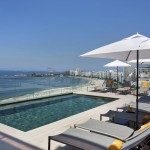 Terraço do Windsor California conta com piscina de borda infinita