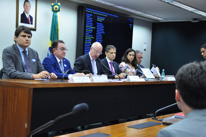 Tributação, segurança e benefícios das plataformas de turismo foram tema de audiência pública - foto Cláudio Araújo